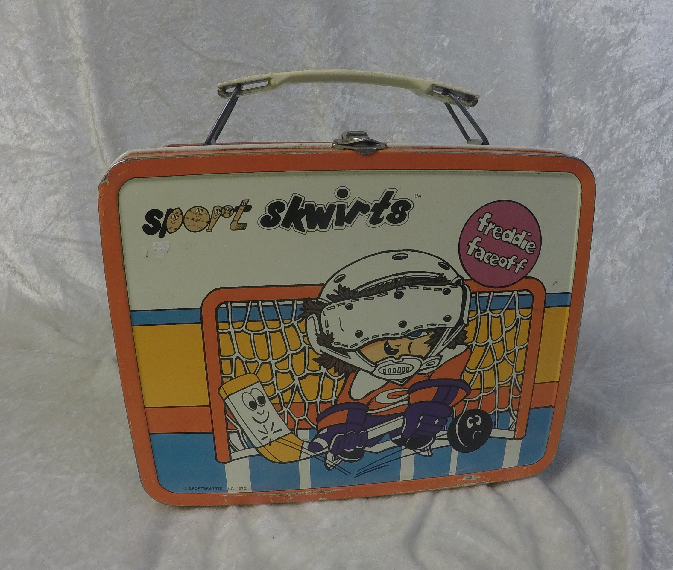Sports Squirtz Metal Lunch Box